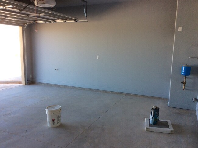 Building Photo - Tanzanite Townhome