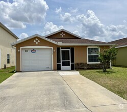 Building Photo - 12305 NE 48th Loop