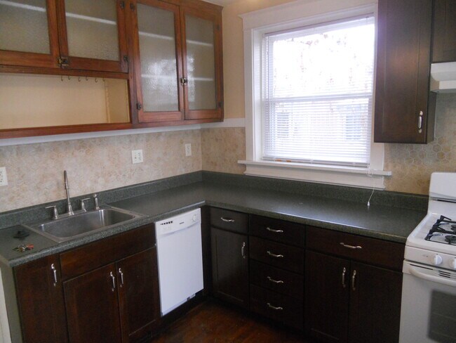 Building Photo - 2108 Geyer Ave
