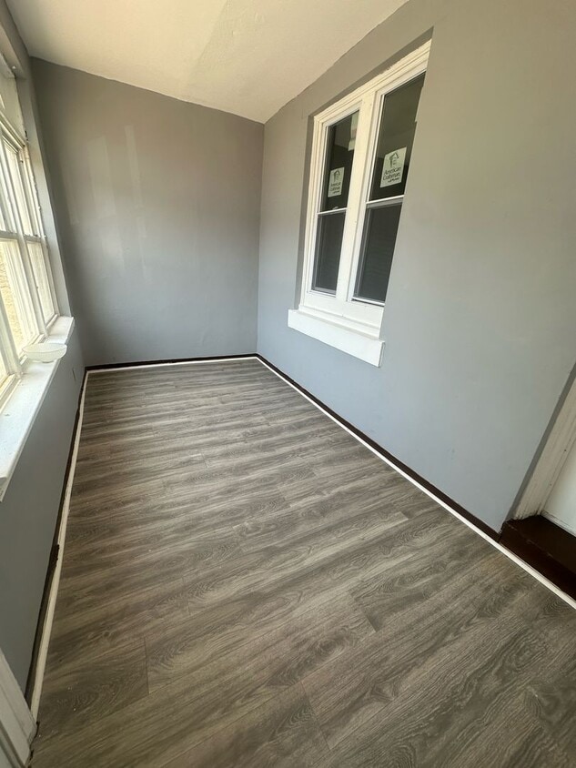 3 bedrooms / 1 full bathrooms renovated i... - 3 bedrooms / 1 full bathrooms  renovated i...