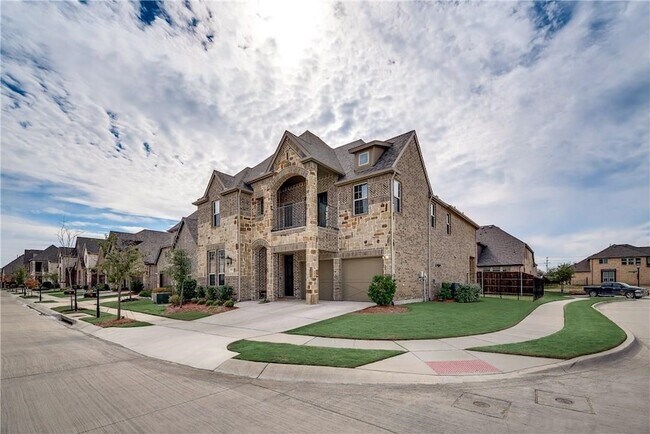 Foto del edificio - 8844 Laurel Ln