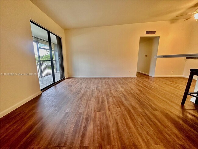 Foto del edificio - 19700 SW 103rd Ct