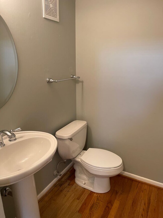 Foto del edificio - Two Bedroom Townhome in Green Hills