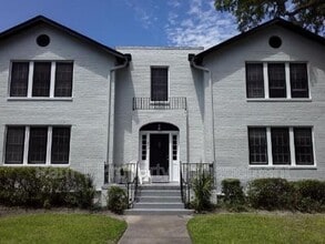 Building Photo - 740 E 45th St