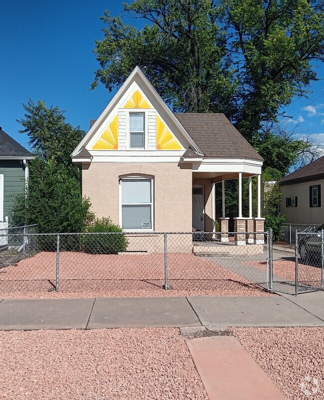 Building Photo - 1510 E Routt Ave