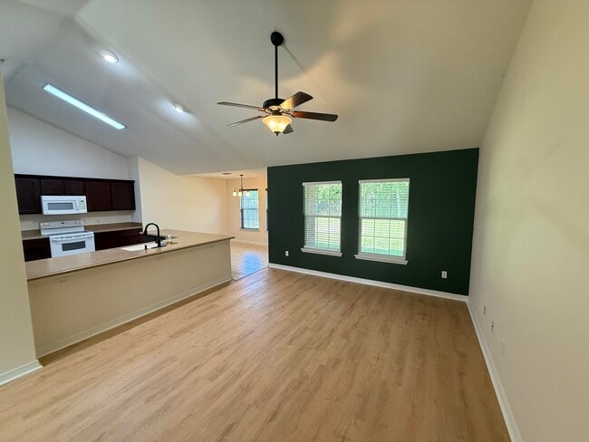 Foto del edificio - 1681 Village Pkwy