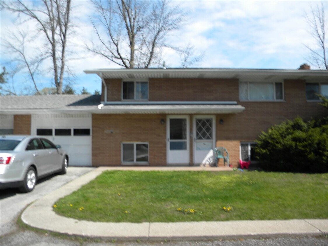 Primary Photo - 616 Gerald Ct