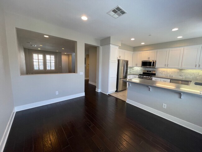 Building Photo - 87 Via Aldea