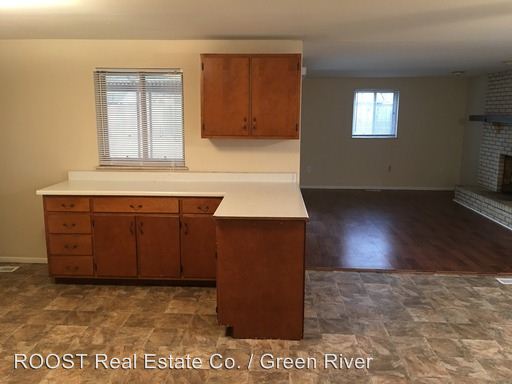 Fotografía del edificio - 6798 Arnold Ave