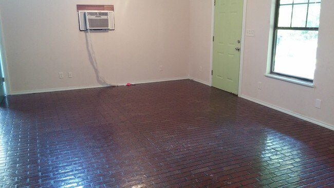 Building Photo - 306 E Brandon St