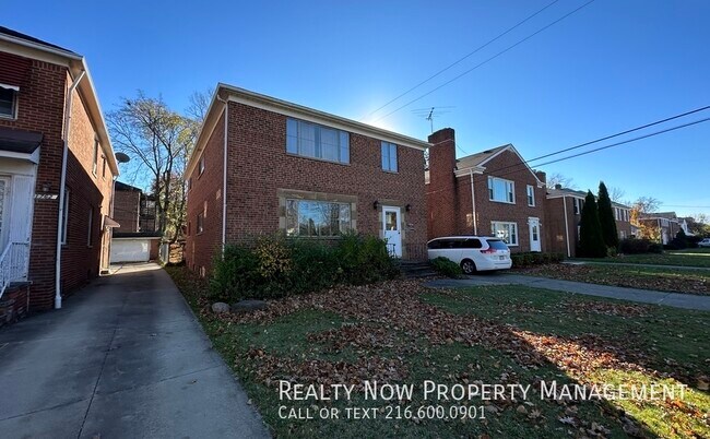 Building Photo - 17618 Chagrin Blvd