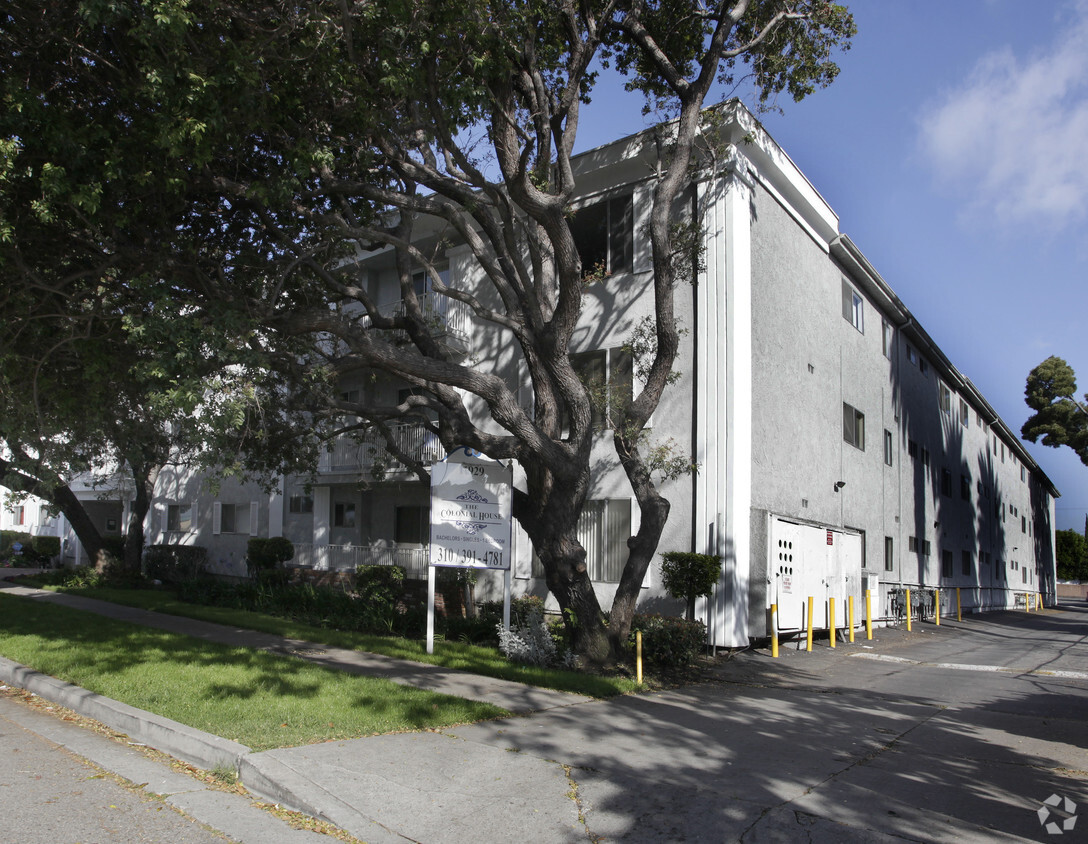 Colonial House Apartments - 11929 Venice Blvd Los Angeles, CA