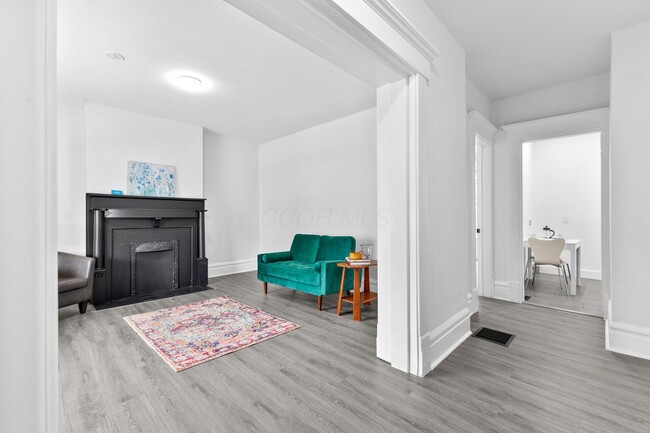 Building Photo - 429 S Champion Ave