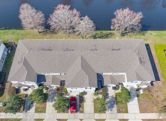 Building Photo - 825 Black Cherry Dr S