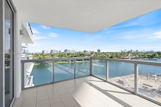 Building Photo - 9261 E Bay Harbor Dr