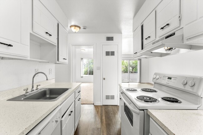 Photo - Mohawk Drive Apartments