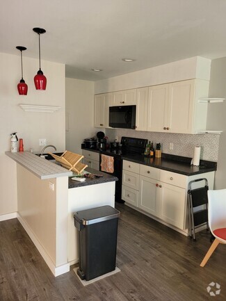Building Photo - 68-3831-3831 Lua Kula St