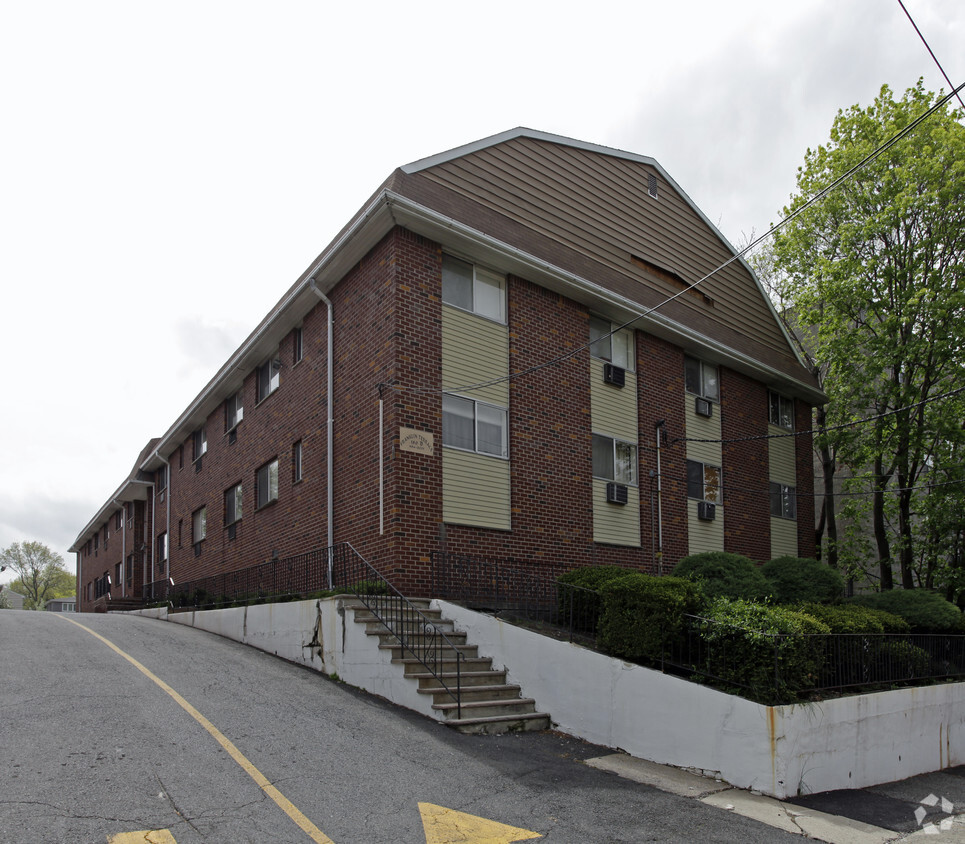 Building Photo - Franklin Terrace
