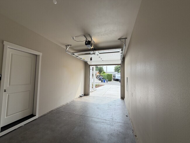Building Photo - 4035 Filbert Ave NE