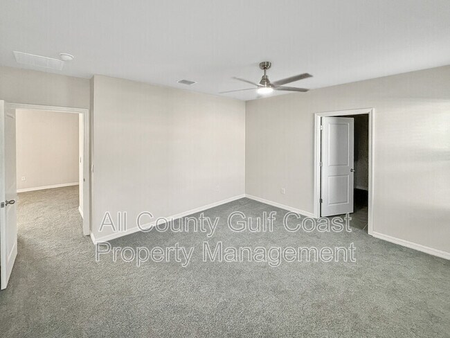 Foto del edificio - 3379 Hilltop Cir