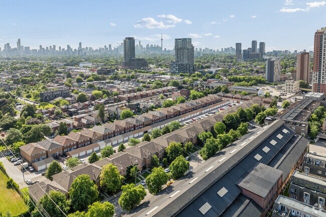 Photo aérienne - Upper Lansdowne Management (1155-1199 Lansdowne Ave.)