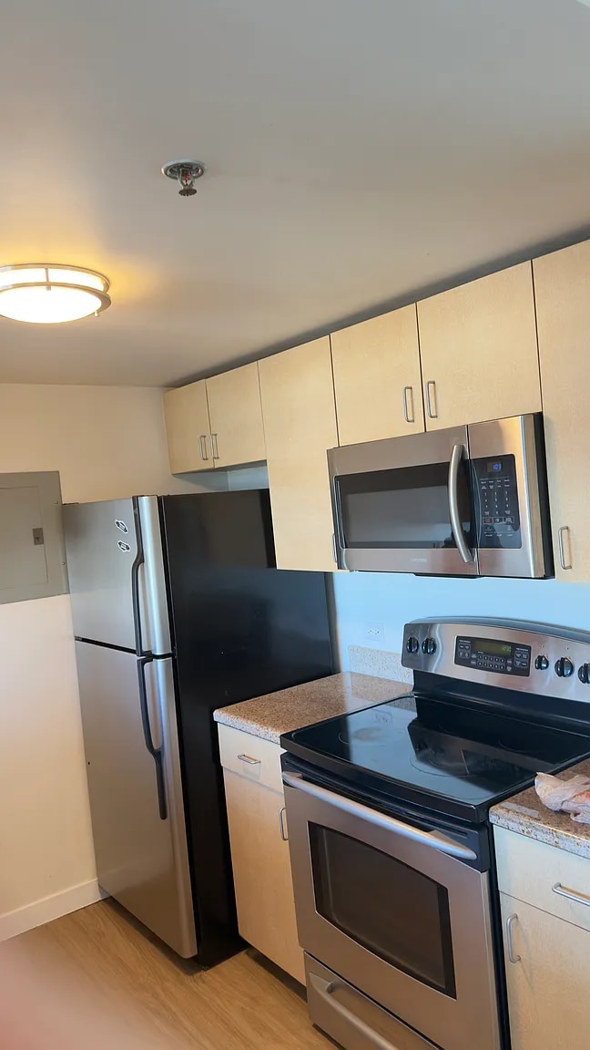 Foto del edificio - 425 W Beech St