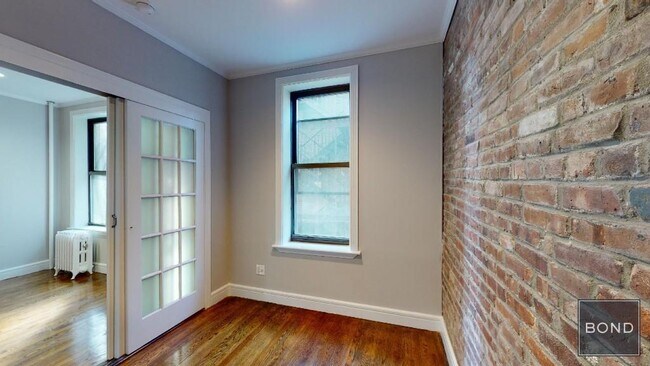 Foto del edificio - 336 E 18th St
