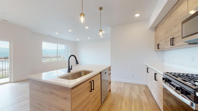 Foto del edificio - 1378 S Sawmill Blvd
