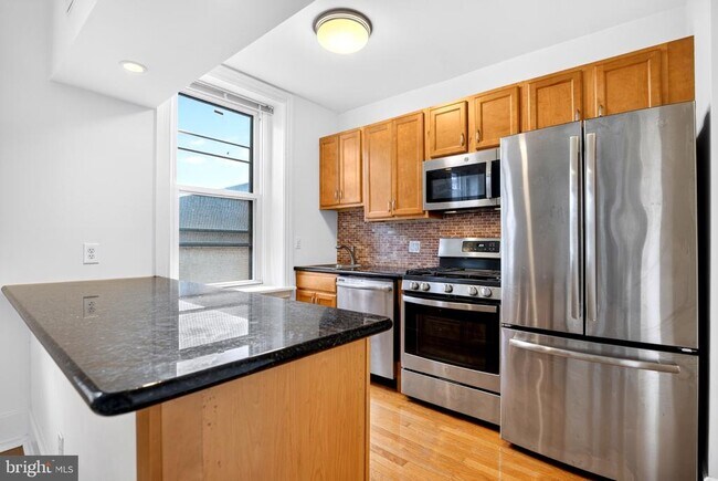 Foto del edificio - 334 S 12th St