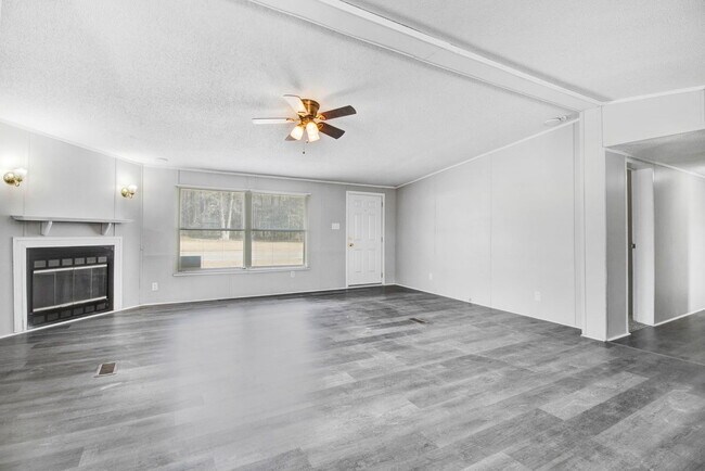 Foto del edificio - SPACIOUS 3 BR | 2 BA Manufactured Home in Pikeville!  *Trash Pick-up Included*