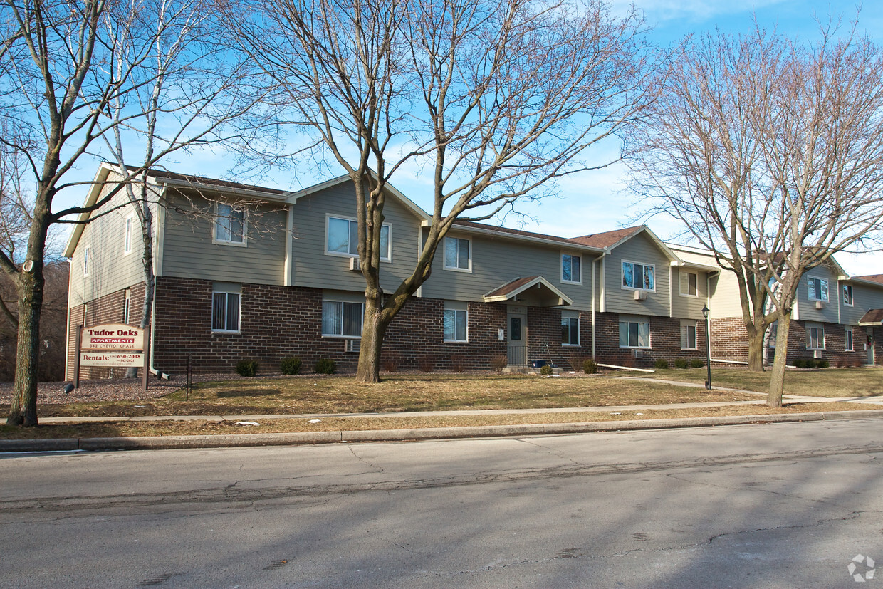 Primary Photo - Tudor Oaks Apartments