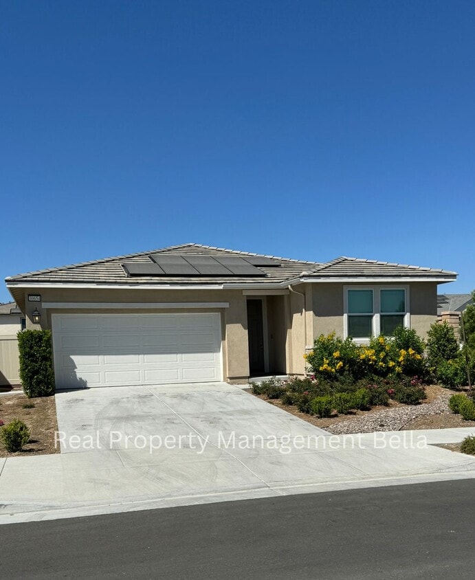Primary Photo - Beautiful Corner-Lot Home with Open Floor ...