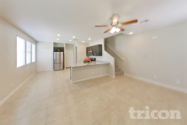 Foto del edificio - 12562 W Gentle Rain Rd