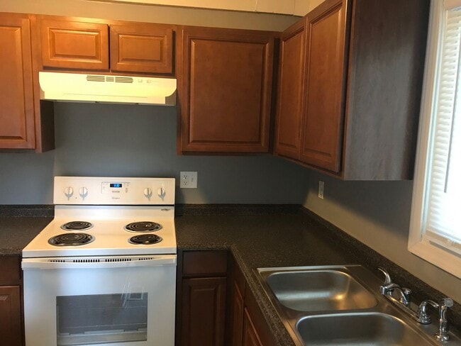 Building Photo - Eagledale - 3 bedroom  home
