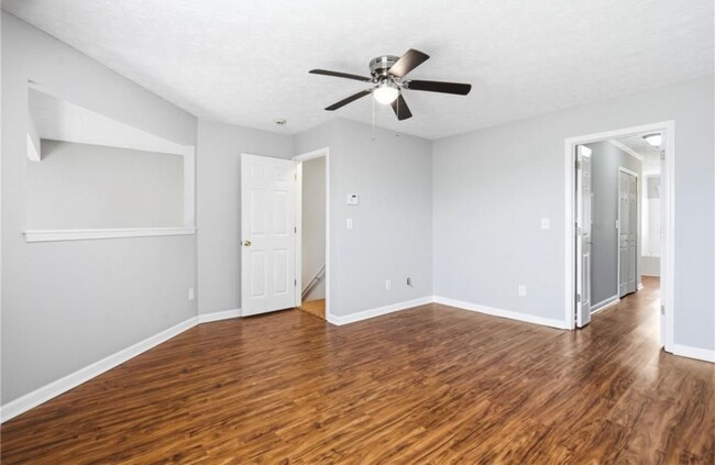 Foto del edificio - 2BR Townhome in Summerhill with Garage and Exterior Maintenance Included