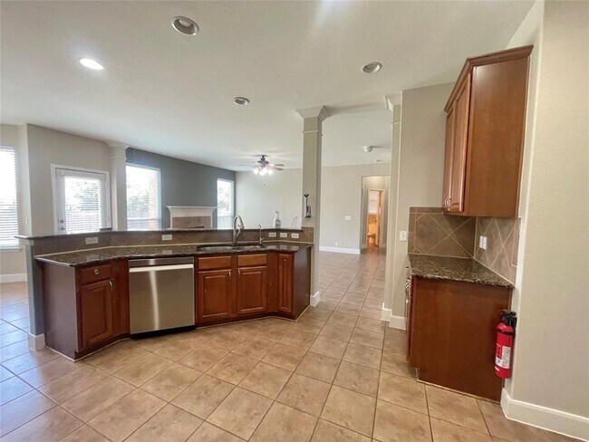 Building Photo - 2529 Charolais Ct
