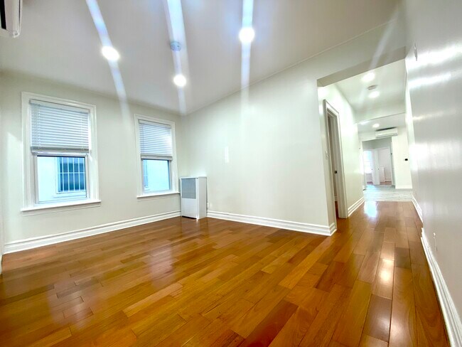 Living Room - 1219 30th Rd