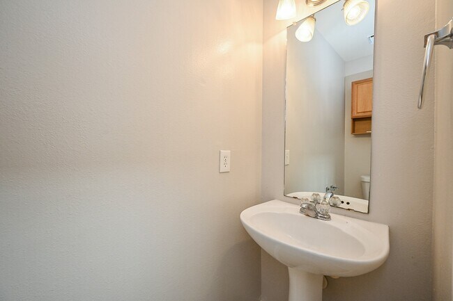 Foto del edificio - 6127 Yorkglen Manor Ln