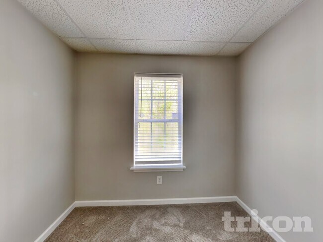 Foto del edificio - 1170 Augusta Woods Dr