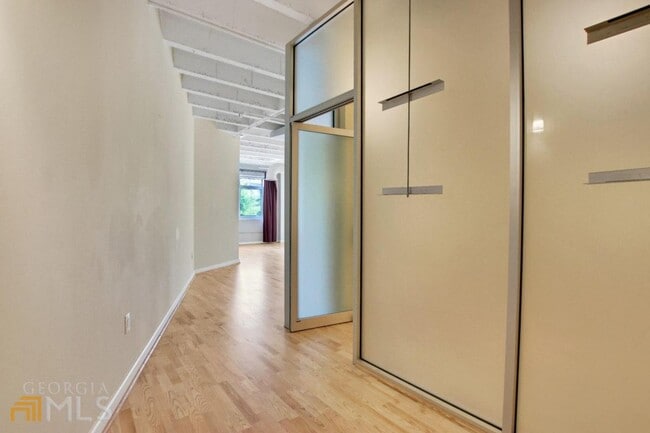 Building Photo - 805 Peachtree St NE