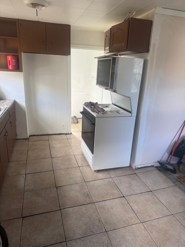 Building Photo - 5177 Connecticut St