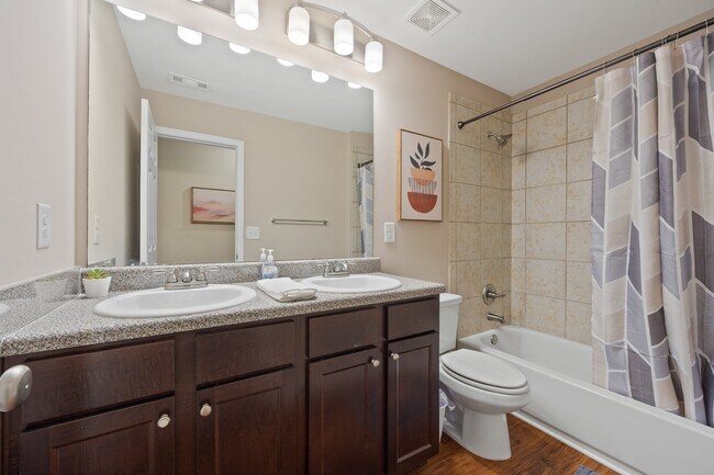 Foto del edificio - 13581 Weycroft Cir