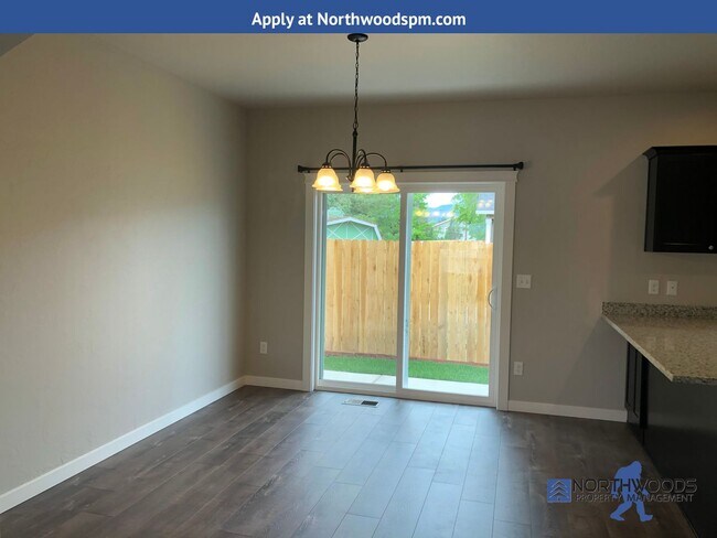 Building Photo - Beautiful Newer Build 3 Bedroom 2.5 Bath 2...