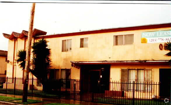 Primary Photo - Orient Apartments