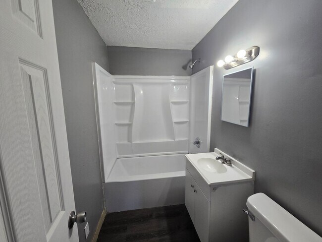 Foto del edificio - 2 bed 1 bath house