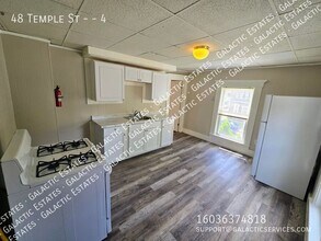 Building Photo - 48 Temple St