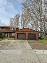 Building Photo - 3740 Renee Dr