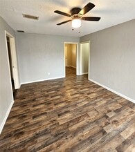 Building Photo - 5935 Beldart St