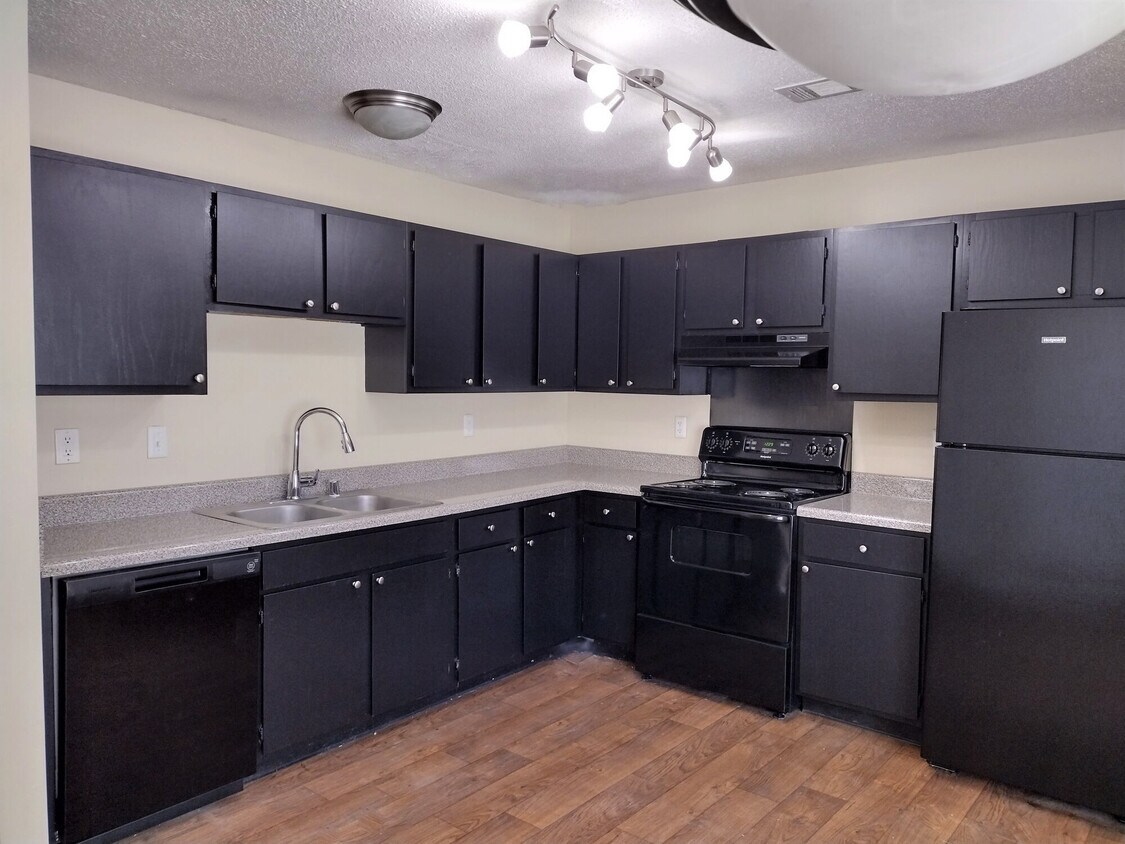 Madison Pines Apartment Homes 340 Gillespie Rd Madison, AL