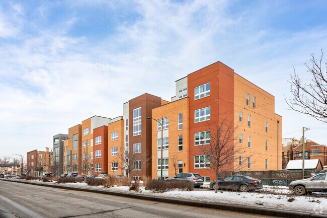 Building Photo - 2743 N Ashland Ave